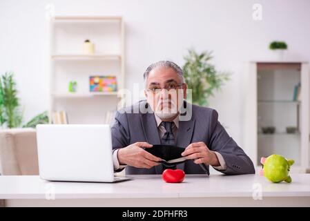 Vieux dans le concept romantique Banque D'Images