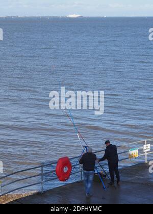 Sheerness, Kent, Royaume-Uni. 5 décembre 2020. Le bateau de croisière CMV Astoria a été remorqué à midi après avoir été mis en place à Tilbury pendant plusieurs mois. Crédit : James Bell/Alay Live News Banque D'Images