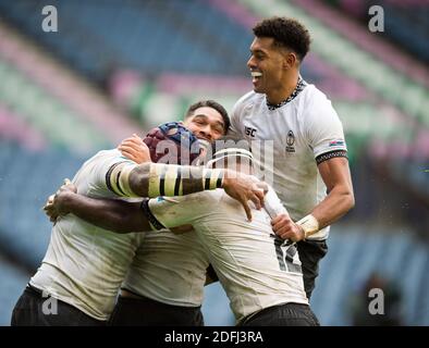 Édimbourg, Royaume-Uni. 5 décembre 2020. FijiÕÕs Nemani Nadolo (à gauche) est félicité par les coéquipiers FijiÕÕs Levani Botia (12) et FijiÕÕs Ben Volavola (à droite) après avoir passé sa troisième épreuve du match lors de la finale de la coupe des nations d'automne - Georgia v Fiji, stade BT Murrayfield, Édimbourg, Écosse, Royaume-Uni. 5 décembre 2020. Crédit : Ian Rutherford/Alay Live News. Banque D'Images