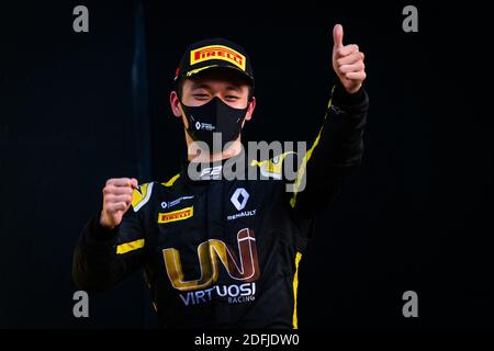 Zhou Guanyu (chn), Uni-Virtuosi, Dallara F2 2018, portrait au cours de la 12ème manche du Championnat de Formule 2 2020 de la FIA du 4 au 6 décembre 2020 sur le circuit international de Bahreïn, à Sakhir, Bahreïn - photo Sebastian Rozendaal / Dutch photo Agency / DPPI / LM Banque D'Images