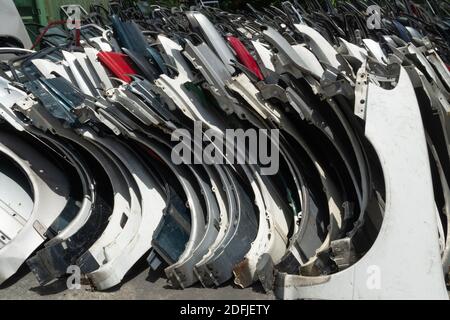 pièces automobiles d'occasion pour la vente et le recyclage Banque D'Images