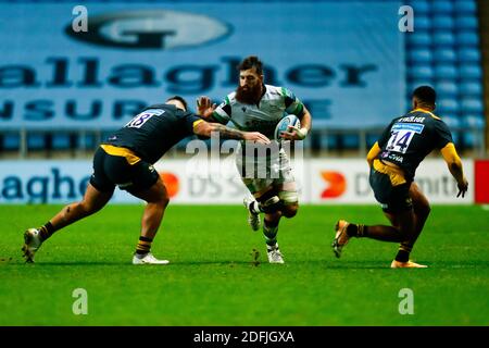 5 décembre 2020 ; Ricoh Arena, Coventry, West Midlands, Angleterre ; Rugby anglais en première place, Wasps contre Newcastle Falcons ; Newcastle Falcons défait Kieran Brookes of Wasps Banque D'Images