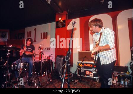 Black Keys au club de 100. Oxford Street, Londres, Angleterre, Royaume-Uni. Banque D'Images