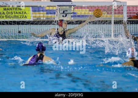 Roma, Italie. 5 décembre 2020. Roma, Italie, Lido di Ostia, 05 décembre 2020, Giulia Gorlero (Ekipe Orizzonte) pendant Lifebrain SIS Roma vs Ekipe Orizzonte - Waterpolo Italien série A1 femmes Match Credit: Luigi Mariani/LPS/ZUMA Wire/Alay Live News Banque D'Images