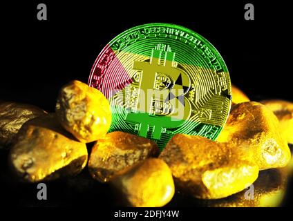 Le Bitcoin est marqué du drapeau de Sao Tomé-et-principe, sur fond de minerai d'or Banque D'Images