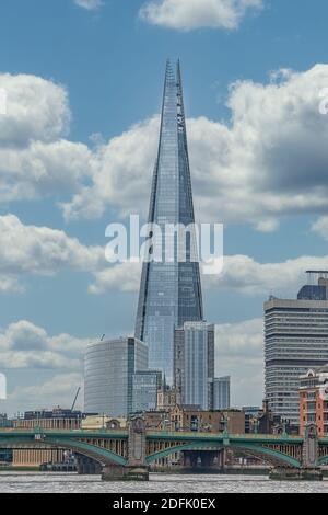 LONDRES, ROYAUME-UNI - 29 SEPTEMBRE 2020 : vue sur le bâtiment Shard à Londres Banque D'Images