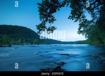 La rivière Potomac coule entre la frontière de la Virginie et du Maryland. Banque D'Images