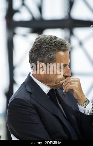 Photo du dossier en date du 29 août 2019 de Nicolas Sarkozy lors de la rencontre estivale de l'association patronale française Medef au circuit de Longchamp à Paris, en France. Les procureurs français ont placé l'ancien président Nicolas Sarkozy sous enquête formelle vendredi pour « association criminelle » suite à des allégations selon lesquelles il aurait accepté le financement de campagne de l'ancien dirigeant libyen Mouammar Kadhafi. Les procureurs enquêtent sur des allégations selon lesquelles l’ancien dirigeant libyen Mouammar Kadhafi aurait secrètement donné à Sarkozy 50 millions d’euros pour sa campagne présidentielle inaugurale en 2007. Les allégations ont d'abord été faites par une Banque D'Images