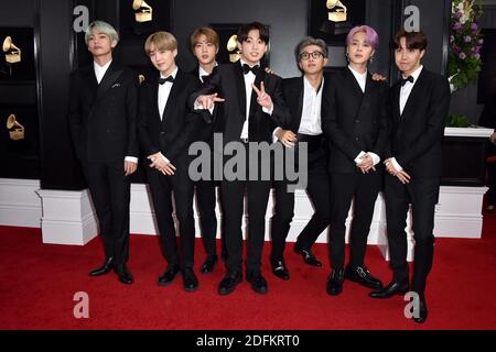 Photo du fichier datée du 10 février 2019, le BTS participe aux 61e GRAMMY Awards annuels au Staples Center de Los Angeles, Californie, États-Unis. La société de gestion du populaire groupe de garçons sud-coréen BTS a connu un énorme succès sur le marché boursier du pays après que ses actions aient doublé le premier jour de leur négociation. Les investisseurs se sont mis à acheter le succès de Big Hit Entertainment dans le cadre de spéculations selon lesquelles le gouvernement sud-coréen pourrait permettre à K-pop et à d'autres célébrités de reporter leur service militaire, citant leur énorme contribution à l'économie du pays et à la réputation internationale. Photo de Lionel H. Banque D'Images