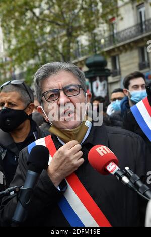 Jean-Luc Melenson, le chef du parti de gauche français la France Insoumettre (LFI), lors d'un rassemblement en hommage à Samuel Paty, professeur d'histoire et de géographie au Collège du Bois d'Aulne à Conflans-Sainte-Honorine, décapité vendredi 16 octobre par un jeune fanatique musulman tchétchène. Assassinés pour avoir montré ces étudiants caricatures du prophète Mohammed. Paris, France, le 18 octobre 2020. Photo par Karim ait Adjedjou/avenir Pictures/ABACAPRESS.COM Banque D'Images