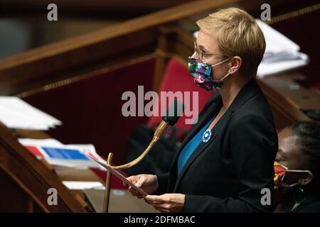 La députée Clementine Autain assiste à une session de questions au Gouvernement à l'Assemblée nationale française, le 10 novembre 2020 à Paris, France. Photo de David Niviere/ABACAPRESS.COM Banque D'Images