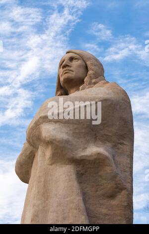 Statue de Black Hawk au parc national de Lowden, dans la lumière de la fin de l'après-midi. Oregon, Illinois, États-Unis Banque D'Images