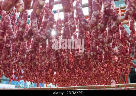 La Delicatessen de Taiwan, saucisses, sur le marché. Banque D'Images