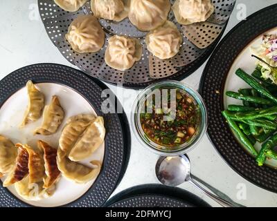 Boulettes de soupe chinoise dans un restaurant de Los Angeles, Californie, États-Unis Banque D'Images