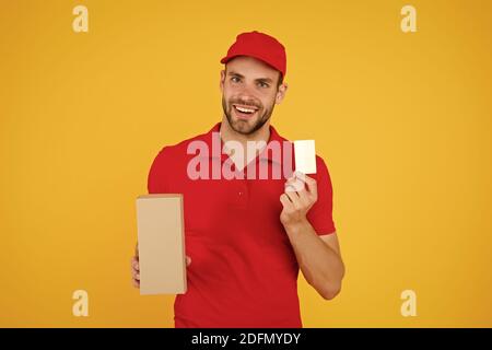 Service de livraison de colis. Précision de la livraison. Achetez n'importe où, expédiez partout. Cyber Lundi. Achats commerciaux. Service De Bureau Mobile. Gestion Des Travaux De Réinstallation En Toute Horloge. Concept de livraison de colis. Banque D'Images