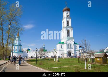 KAZAN, RUSSIE - 02 MAI 2016 : journée ensoleillée de mai au monastère de Raifsky Bogoroditsky Banque D'Images