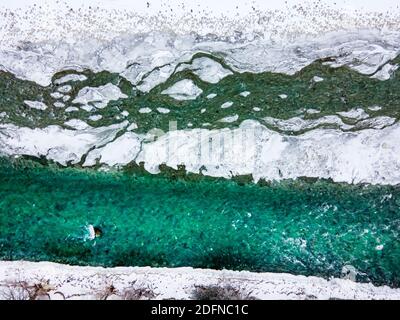 La glace fondante sur la vue du dessus de la rivière, vue aérienne, Banque D'Images