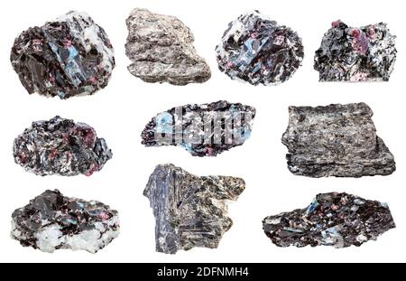 collection géologique d'échantillons naturels de roches naturelles non polies Biotite minérale isolée sur fond blanc Banque D'Images