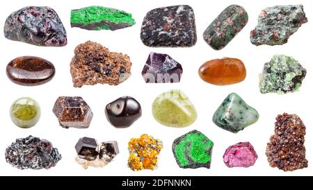 Ensemble de pierres et d'échantillons de pierres minérales naturelles Garnet de roche isolée sur fond blanc Banque D'Images