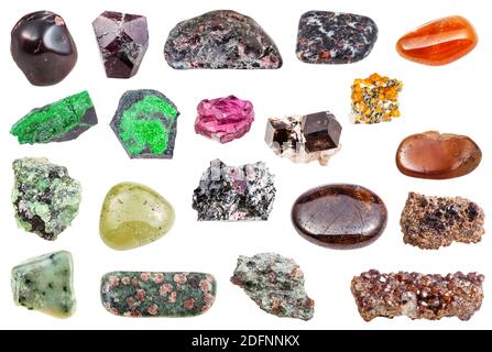 Collage de plusieurs pierres et échantillons de pierres minérales naturelles Garnet de roche isolée sur fond blanc Banque D'Images