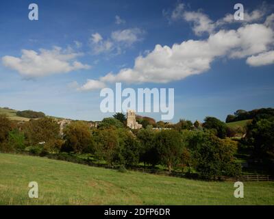 Église d'Abbotsbury vue depuis Chapel Hill, Dorset. Banque D'Images