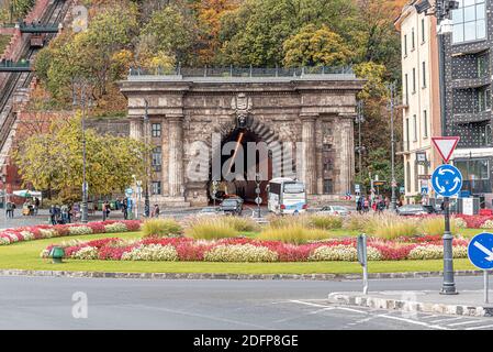 Adam Clark Square en automne, à Budapest, Hongrie. Banque D'Images