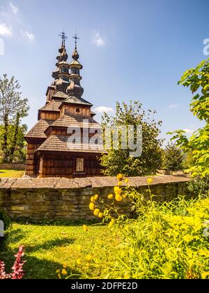 Owczary, Pologne - Aug 22, 2018 : l'église paroissiale catholique grecque de protection de l'Mather de Dieu dans Owczary. La Pologne. En tserkvas l'UNESCO de la C Banque D'Images