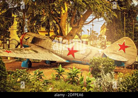 L'ancien avion militaire s'est écrasé dans la jungle. Banque D'Images