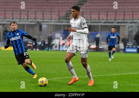 Milan, Italie. 05e décembre 2020. Omar Khailoti (68) de Bologne vu dans la série UN match entre l'Inter Milan et Bologne à San Siro à Milan. (Crédit photo : Gonzales photo/Alamy Live News Banque D'Images