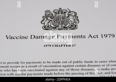 Stafford, Royaume-Uni - décembre 6 2020 : image de gros plan de la Vaccine endommagé Payments Act du gouvernement britannique. Banque D'Images