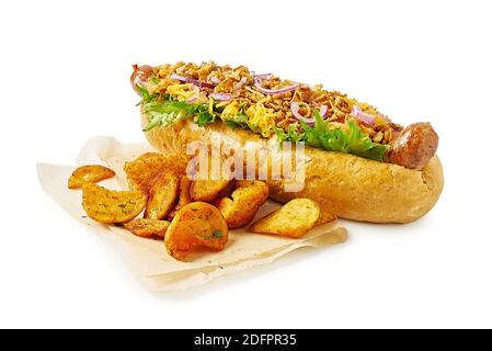 Hot dog et pommes de terre frites sur blanc Banque D'Images