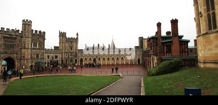 Lower Ward au château de Windsor. Windsor, Berkshire, Angleterre, Royaume-Uni Banque D'Images