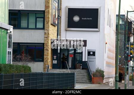 Ankunft zur TV Spendengala 'Ein Herz für Kinder' 2020 im Studio G à Adlershof. Berlin, 05.12.2020 Banque D'Images