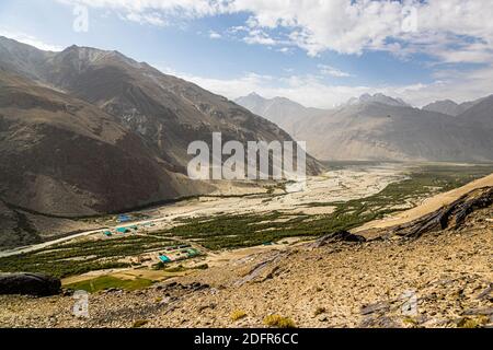 Casernes de troupes frontalières près de la route de la soie dans le district de Murghob, RATM, Tadjikistan Banque D'Images
