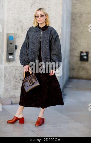 Street style, Mary Lawless Lee arrivée à Guy Laroche printemps été 2019 prêt-à-porter spectacle, tenue au Palais de Tokyo, à Paris, France, le 26 septembre 2018. Photo de Marie-Paola Bertrand-Hillion/ABACAPRESS.COM Banque D'Images