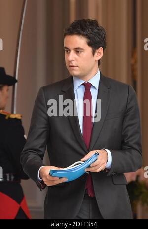 Nouvellement nommé sous-ministre français rattaché au ministère de l'Education nationale Gabriel Attal part après une réunion hebdomadaire du cabinet à l'Elysée Palace à Paris, France, le 17 octobre 2018. Photo de Christian Liewig/ABACAPRESS.COM Banque D'Images