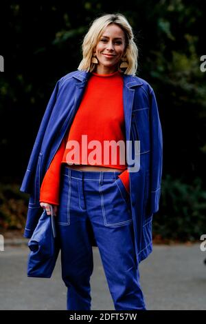 Street style, Mary Lawless Lee arrivée à Akris printemps été 2019 prêt-à-porter spectacle, tenu au Pavillon Ledoyen, à Paris, France, le 30 septembre 2018. Photo de Marie-Paola Bertrand-Hillion/ABACAPRESS.COM Banque D'Images