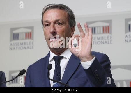 Philippe Vigier membre du groupe parlementaire des libertés et des territoires lors de la session des questions au gouvernement à l'Assemblée nationale, Paris, France, le 30 octobre 2018. Photo de Henri Szwarc/ABACAPRESS.COM Banque D'Images