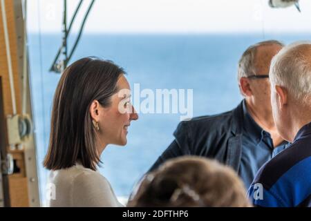 Le sous-ministre français attaché au ministre de la transition écologique et inclusive Brune Poirson sur le PONT AVEN jusqu'au départ de la route du Rhum 2018, le 4 novembre 2018. Photo d'Arnaud Masson/ABACAPRESS.COM Banque D'Images