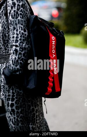 Street style, gros plan à Ingorokva printemps été 2019 prêt-à-porter show, tenu à Mercedes Benz Fashion week Tbilissi, Géorgie, le 3 novembre 2018. Photo de Marie-Paola Bertrand-Hillion/ABACAPRESS.COM Banque D'Images