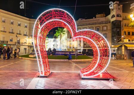 Huelva, Espagne - 5 décembre 2020 : décoration de Noël au centre de la ville de Huelva, Andalousie, Espagne Banque D'Images