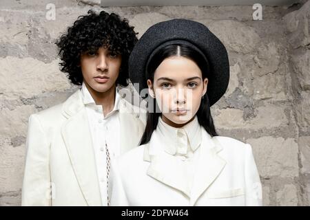 Modèles en coulisses pendant la collection John Galliano Printemps/été 2019 pendant la semaine de la mode de Paris le 2 octobre 2018 à Paris, France. Photo de Gil-Gonzalez/ABACAPRESS.COM Banque D'Images