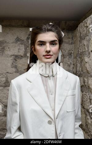 Modèles en coulisses pendant la collection John Galliano Printemps/été 2019 pendant la semaine de la mode de Paris le 2 octobre 2018 à Paris, France. Photo de Gil-Gonzalez/ABACAPRESS.COM Banque D'Images