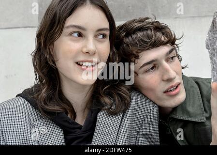 Modèles en coulisses pendant la collection John Galliano Printemps/été 2019 pendant la semaine de la mode de Paris le 2 octobre 2018 à Paris, France. Photo de Gil-Gonzalez/ABACAPRESS.COM Banque D'Images