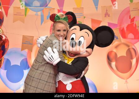 Elodie Gossuin participe à l'événement « Joyeux Mickey » à Disneyland Paris à Marne-la-Valle, France, le 18 novembre 2018. Disney Parks célèbre 90 ans de magie avec Mickey, en lançant une saison de Noël exceptionnelle. Document photo de Disney/ABACAPRESS.COM Banque D'Images