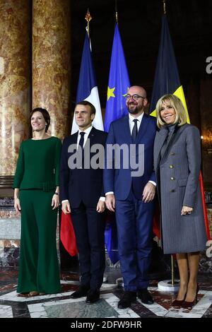 Le Premier ministre Charles Michel et sa femme accueillent le président français Emmanuel Macron et sa femme Brigitte Macron au Palais d'Egmont à Bruxelles, Belgique, le 19 novembre 2018. Photo de Stéphane Lemouton/ Pool/ABACAPRESS.COM Banque D'Images