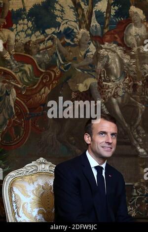 Le Premier ministre Charles Michel et sa femme accueillent le président français Emmanuel Macron et sa femme Brigitte Macron au Palais d'Egmont à Bruxelles, Belgique, le 19 novembre 2018. Photo de Stéphane Lemouton/ Pool/ABACAPRESS.COM Banque D'Images