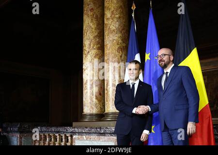 Le Premier ministre Charles Michel et sa femme accueillent le président français Emmanuel Macron et sa femme Brigitte Macron au Palais d'Egmont à Bruxelles, Belgique, le 19 novembre 2018. Photo de Stéphane Lemouton/ Pool/ABACAPRESS.COM Banque D'Images