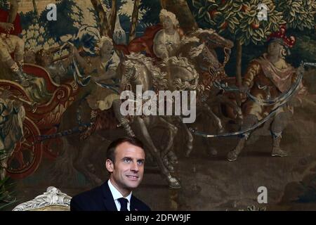 Le Premier ministre Charles Michel et sa femme accueillent le président français Emmanuel Macron et sa femme Brigitte Macron au Palais d'Egmont à Bruxelles, Belgique, le 19 novembre 2018. Photo de Stéphane Lemouton/ Pool/ABACAPRESS.COM Banque D'Images