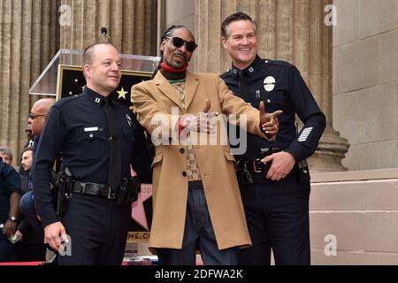 Les officiers de LAPD assistent à la cérémonie en l'honneur de Snoop Dogg avec une étoile sur le Hollywood Walk of Fame le 19 novembre 2018 à Los Angeles, CA, États-Unis. Photo de Lionel Hahn/ABACAPRESS.COM Banque D'Images